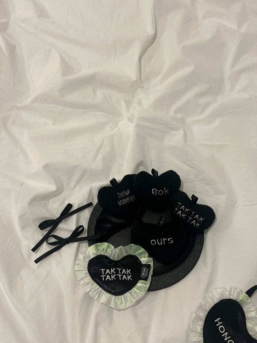 ネーム刺繍［tak!tak!tak!tak!］black heart bib （スタイ単品）