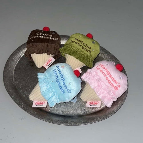 ネーム入り［tak!tak!tak!tak!］scoop scoop ice cream cushion bib