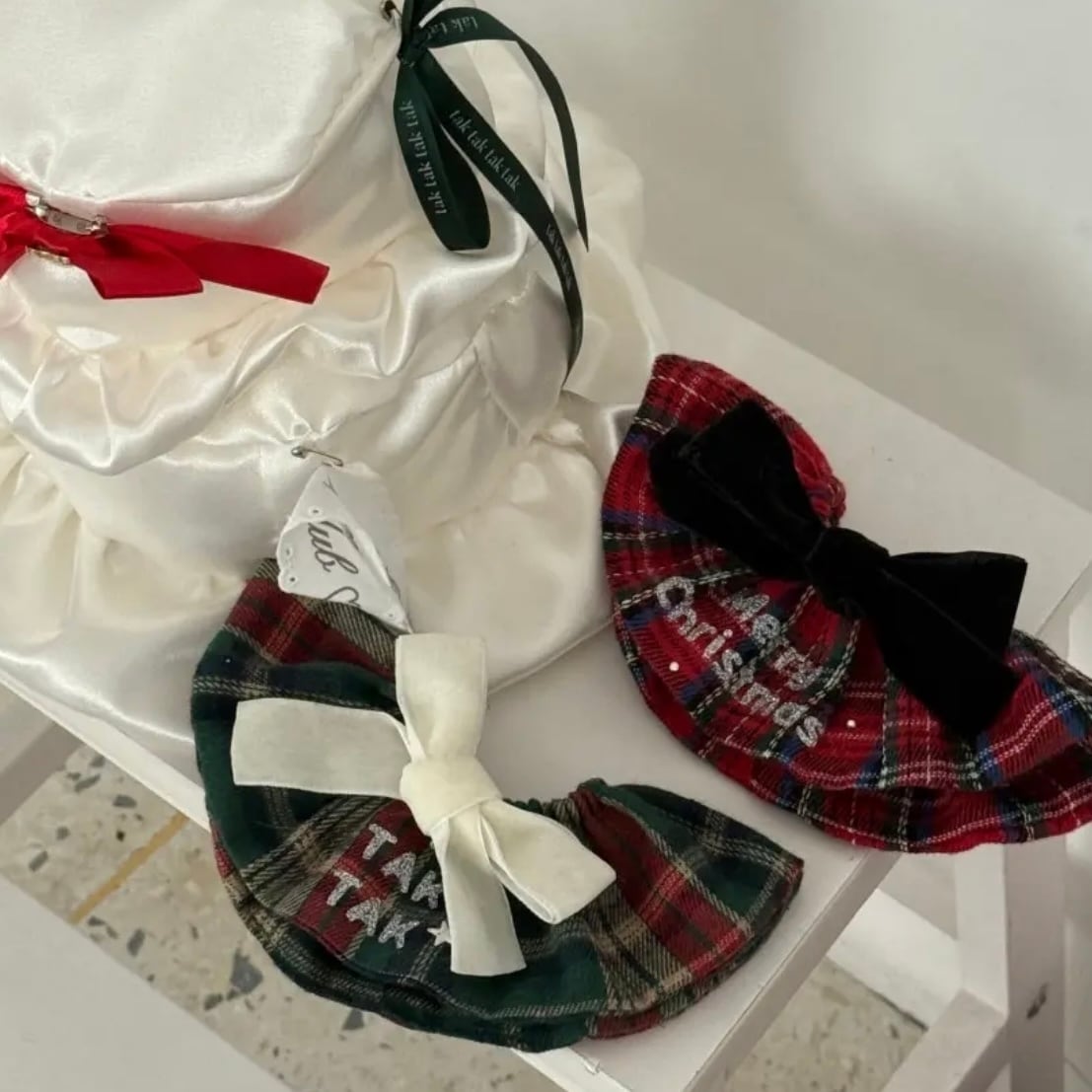 ネーム刺繍［tak!tak!tak!tak!］Winter Tartan Check Series ケープ（レッド）
