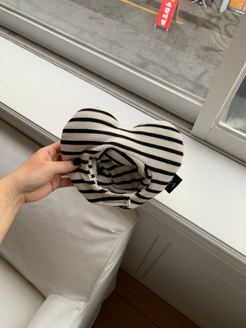 即納［ours,］Heart hat (black, stripe)